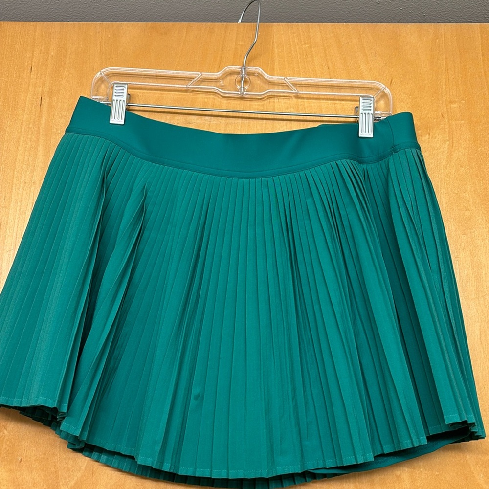 Lululemon varsity high-rise pleated skirt in cascadia green
